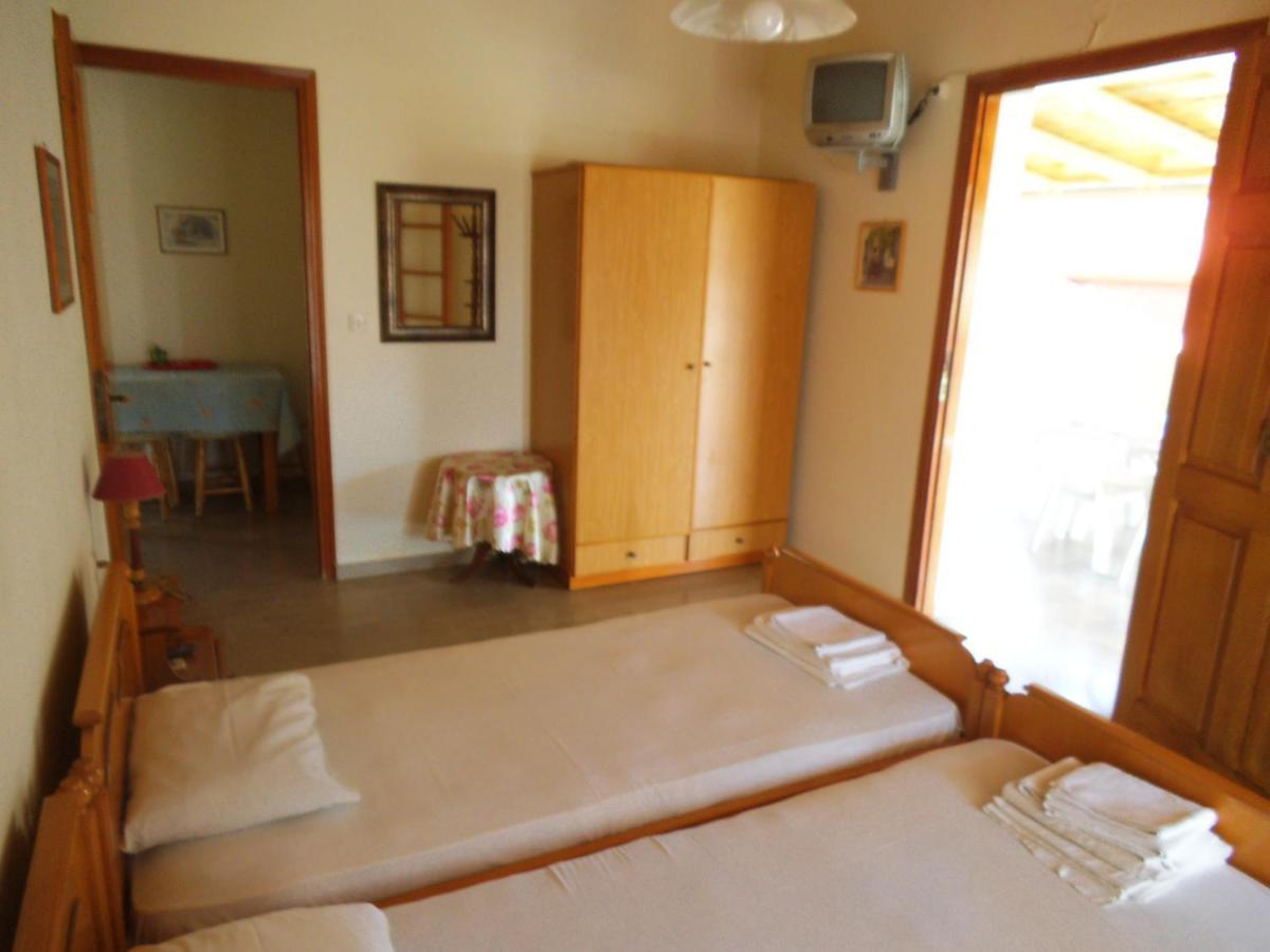 Villa Xenos Kalamákion 외부 사진