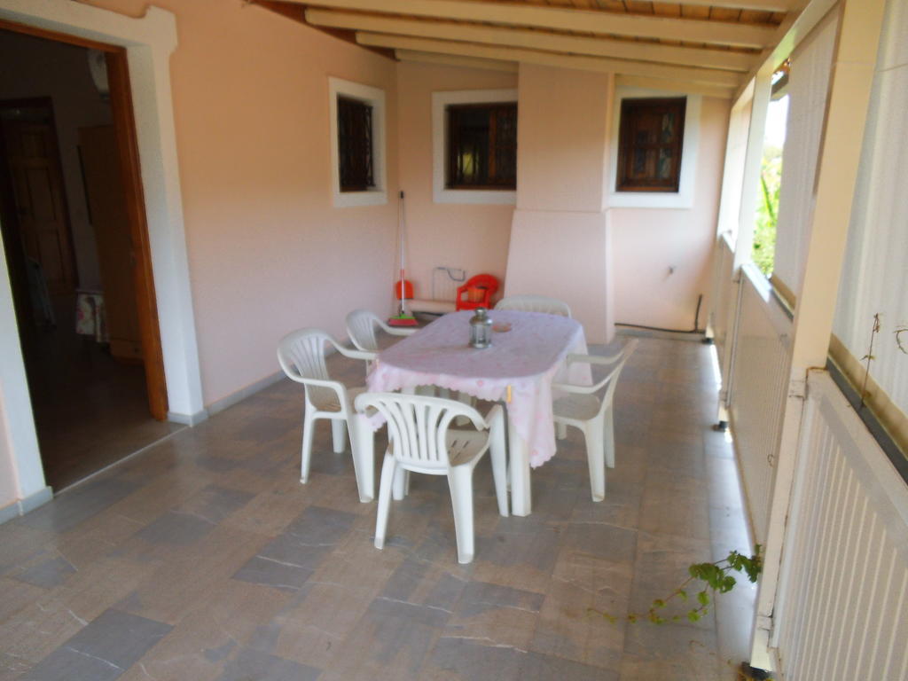 Villa Xenos Kalamákion 외부 사진